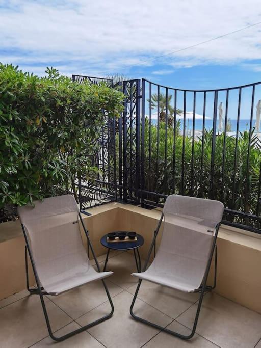 Superbe Studio Avec Terrasse En Front De Mer ม็องตง ภายนอก รูปภาพ