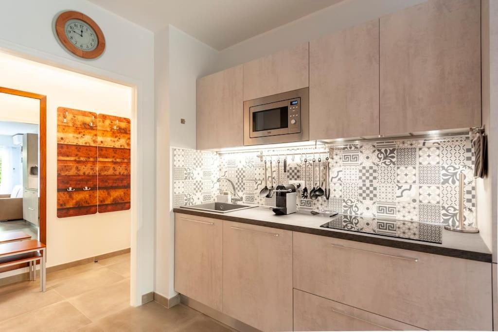 Superbe Studio Avec Terrasse En Front De Mer ม็องตง ภายนอก รูปภาพ