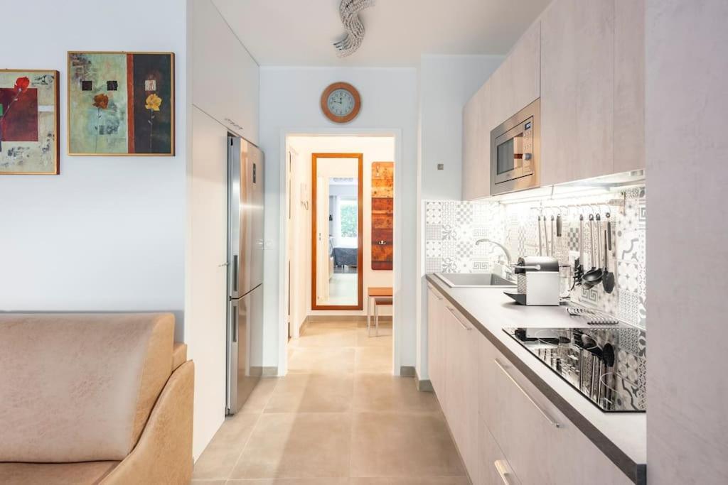 Superbe Studio Avec Terrasse En Front De Mer ม็องตง ภายนอก รูปภาพ
