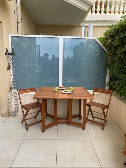 Superbe Studio Avec Terrasse En Front De Mer ม็องตง ภายนอก รูปภาพ